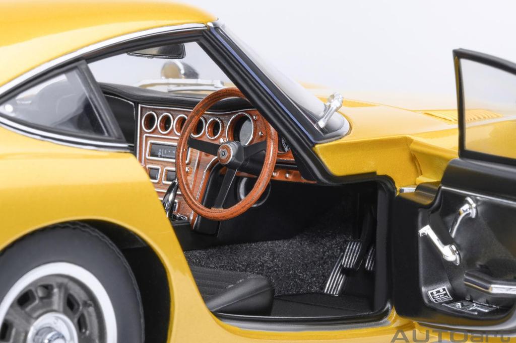 AUTOart Toyota 2000GT 1967 Completed Model 79549 (Gold)