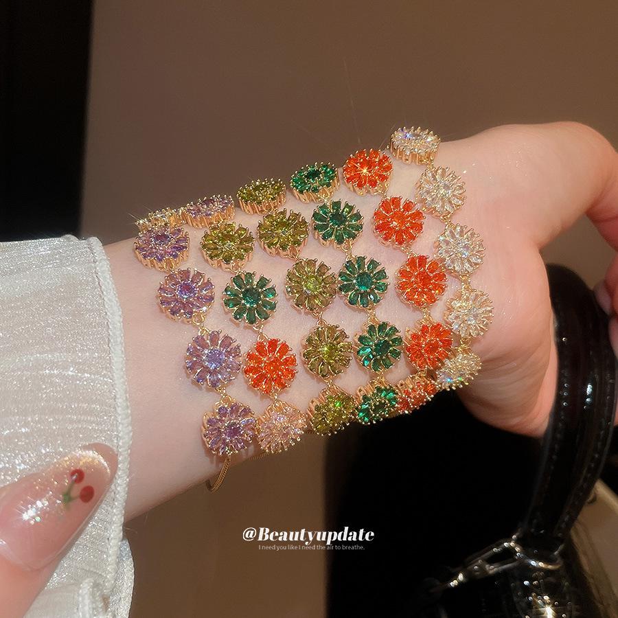 18k Gold Plated Retro Zircon Floral Bracelet – Elegant, Fashionable Hand Jewelry for Women