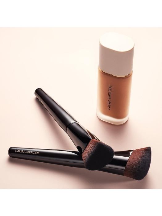 LAURA MERCIER Real Flawless Foundation