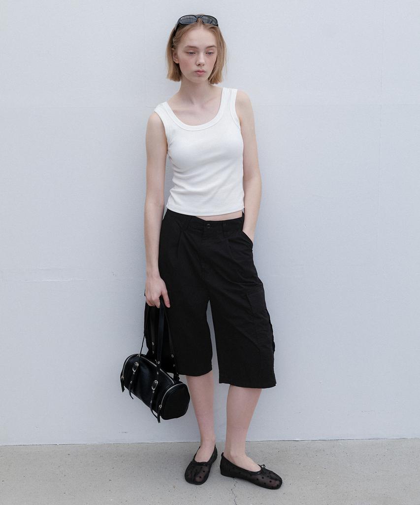 Aendeuel Wide Cargo Bermuda Pants - Black