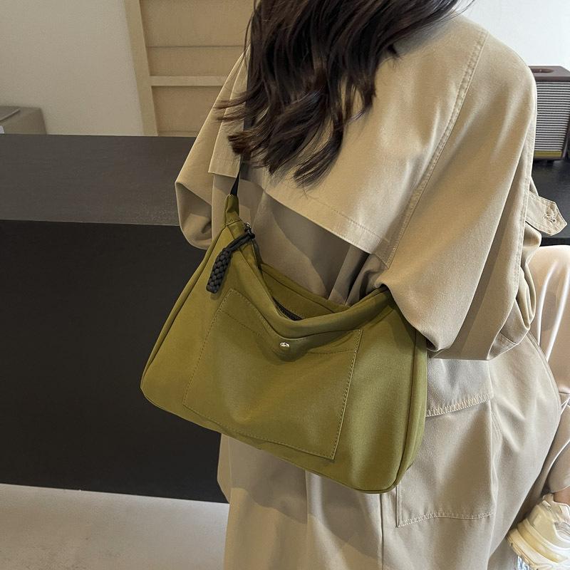 Women's Bag 2025 Autumn New Nylon Bag Fashion Casual Women's Messenger Bag Large Capacity Horizontal Shoulder Bag