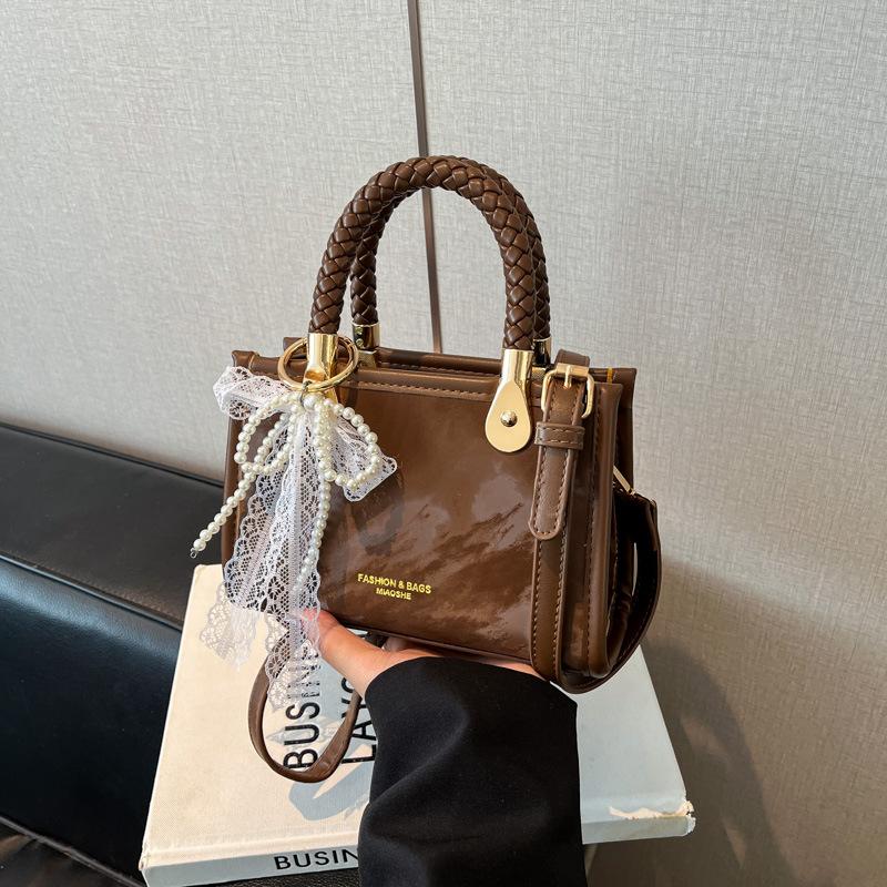 Popular small bag women's summer versatile new fashion messenger bag portable small square bag