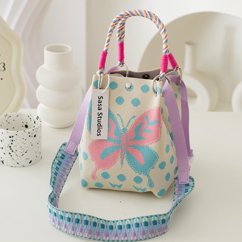 Stilvolle japanisch-koreanische Strickhandtasche: Große Tragetasche & Tragbare Pendel-Quadrat-Tasche