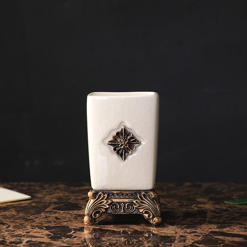 

European Ceramics Wash Mouth Cup Home Bathroom Supplies Retro Mouthwash Cup Two-piece Couple Toothbrush Cup Bathroom Tumblers