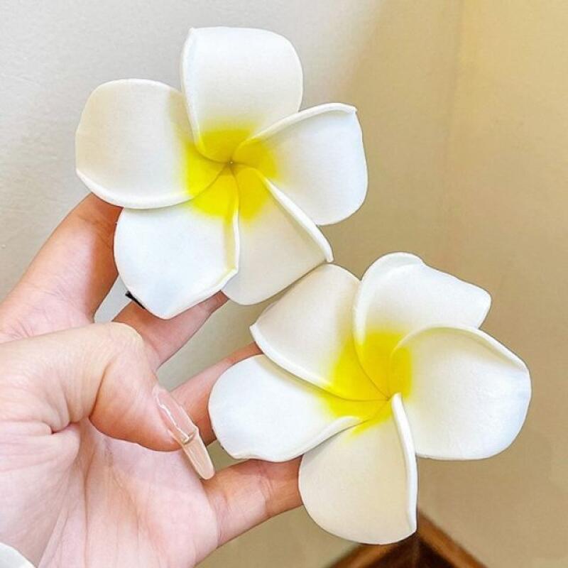 Gorgeous vacation hair flower clip