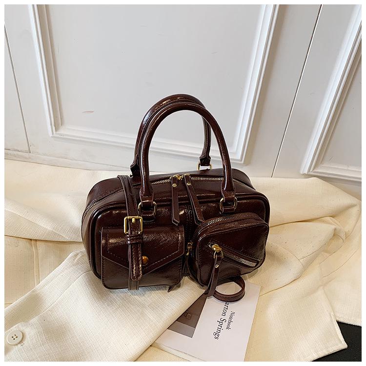 

2025 Versatile Multi-Pocket Retro Shoulder Bag Tote