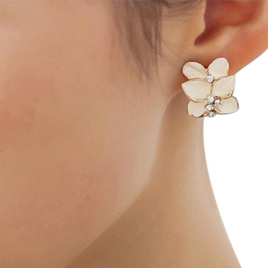 Women Fashion Luxury Elegant White Gardenia Flower Pattern Stud Earrings
