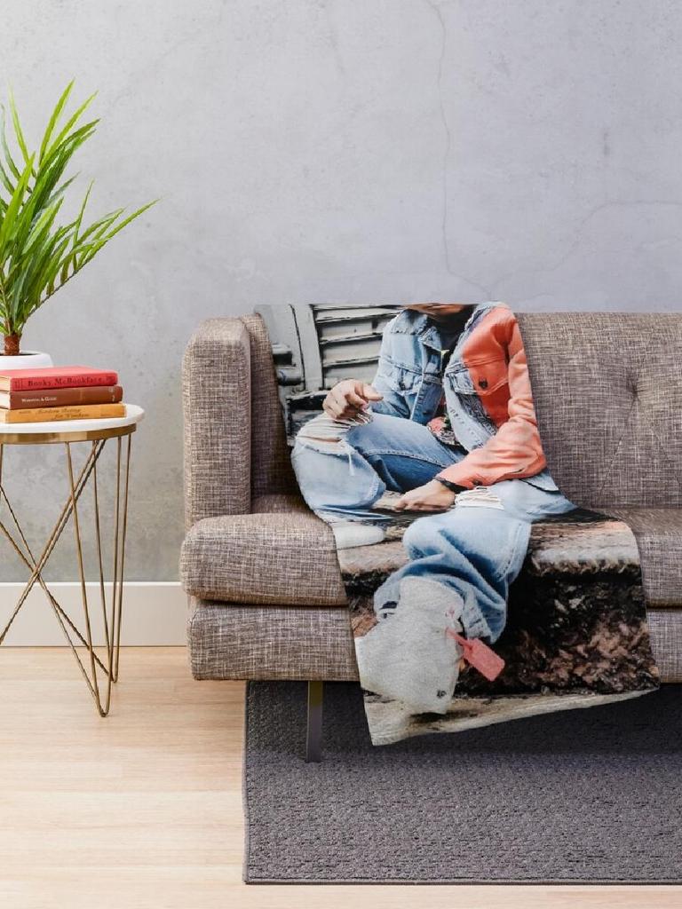 Juice Wrld Printed Signature Throw Blanket Soft Plush Fleece Perfect for Couch or Bedroom Officially Licensed Home Textile