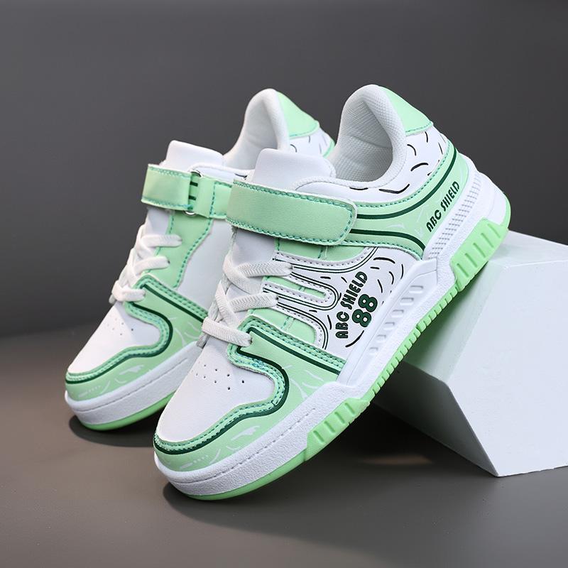 Kindersportschuhe wasserdicht Studenten Freizeitschuhe Mädchen flachsohlige Leder Board Schuhe Jungen Laufschuhe Skate Schuh Sport