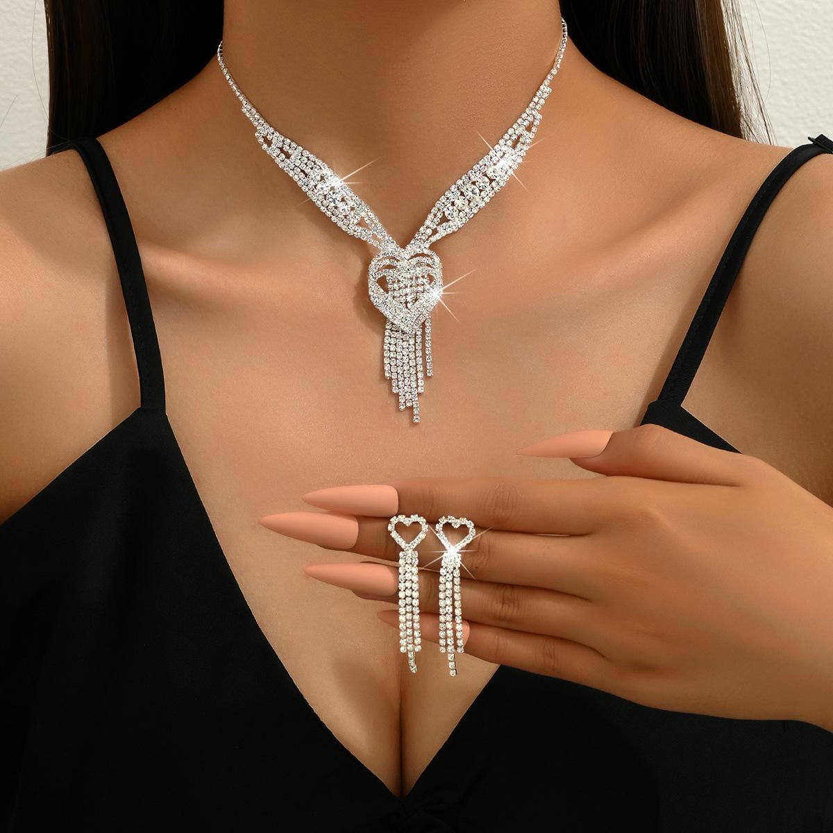 

Commuting light luxury love tassel earrings and necklace two-piece set серебряный