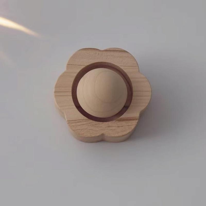 Diffuseur d'huiles essentielles en bois de pin naturel Mini Portable Ornement Parfum Aromathérapie pour Voiture Chambre Salon Salle de Bain Bureau Décoration