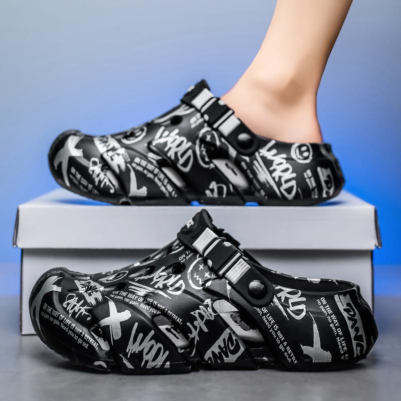 New large-sized thick-soled men's sandals EVA lightweight and breathable beach shoes fashionable and casual sports sandals men
