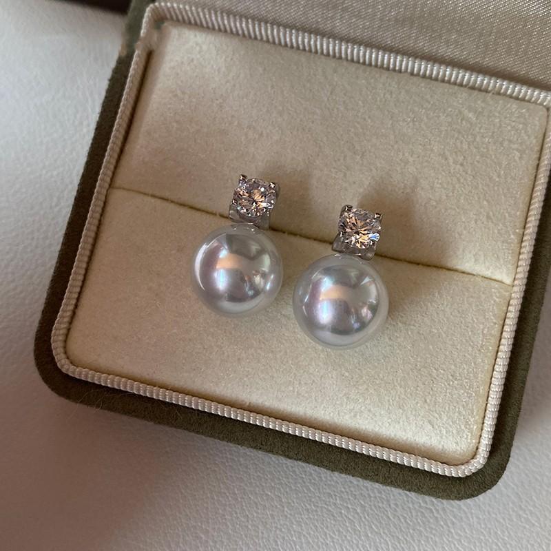 Classic Princess Diana Pearl Stud Earrings for Women, French-style Light Luxury High-end Diamond-studded Earrings