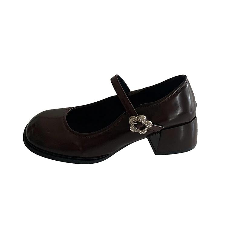 Nuove Scarpe Mary Janes da Donna di Alta Qualità Vernice Tacco Medio Scarpe da Cerimonia Punta Quadrata Scollate Cinturino con Fibbia Scarpe da Donna