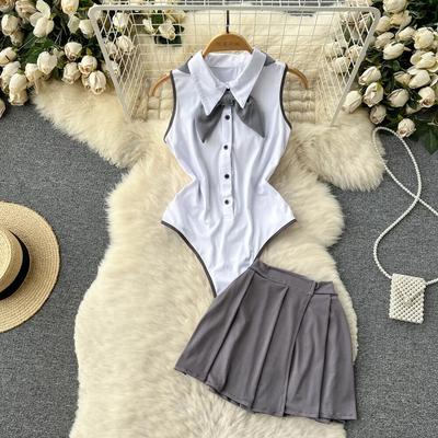Bogen Adrette Uniform Anzüge Taste Rückenfreie Bodys + Falten Rock Dessous Frauen Sexy JK Erotische Strampler Sets