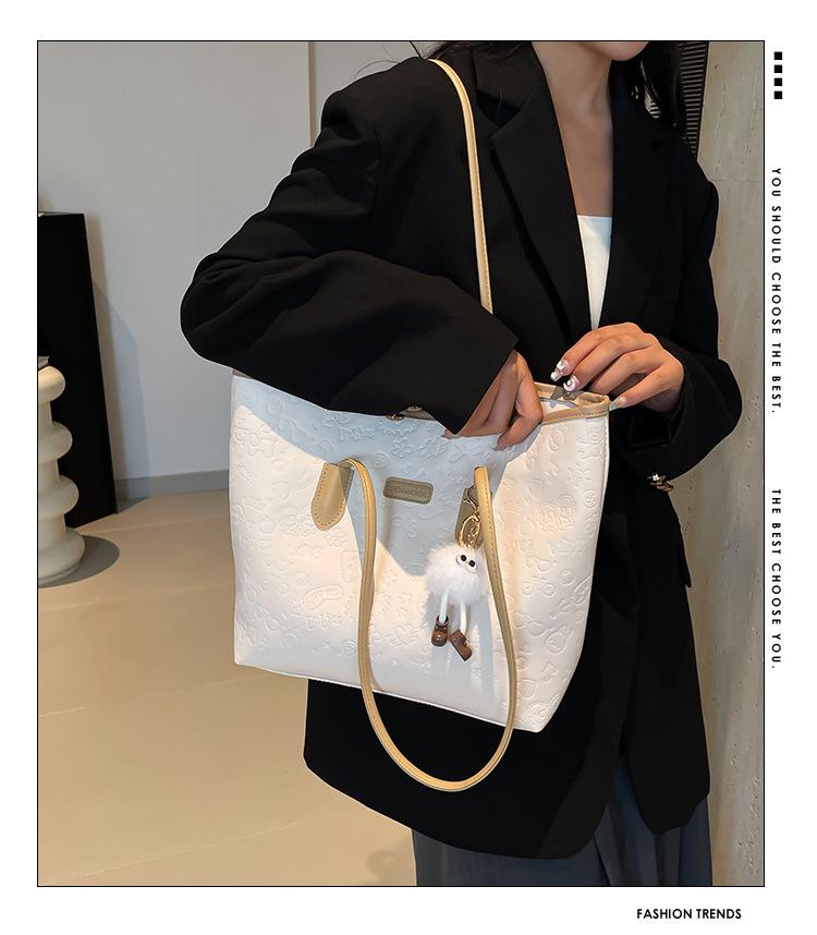 Autumn 2024 Fashionable Embossed Korean Style Shoulder Tote Bag