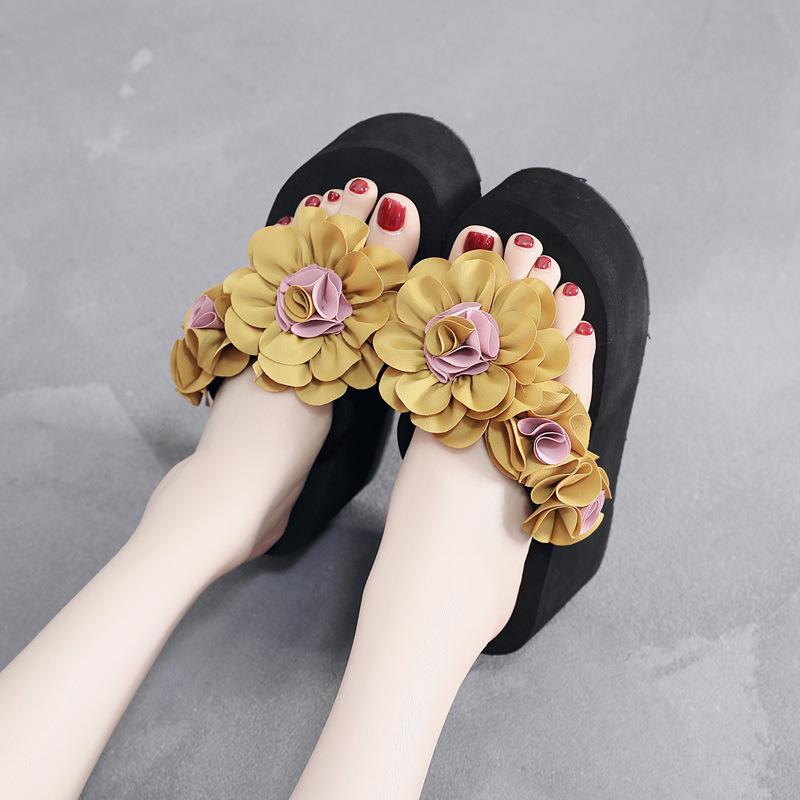 

Fashion 2025 New Luxury Women s Slippers Summer 6cm Thick Bottom Beach Slippers Fashionable and Versatile Exquisite Flower Women s Shoes 35