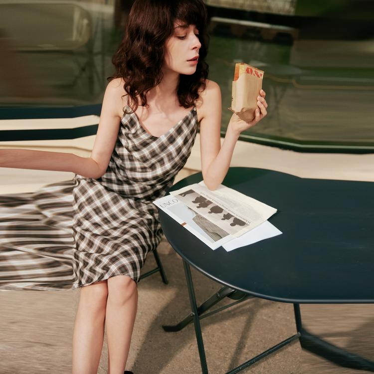 ELLE Modern Design V-Neck Fashion Simple Sling Dress Women dresses Plaid EL51084