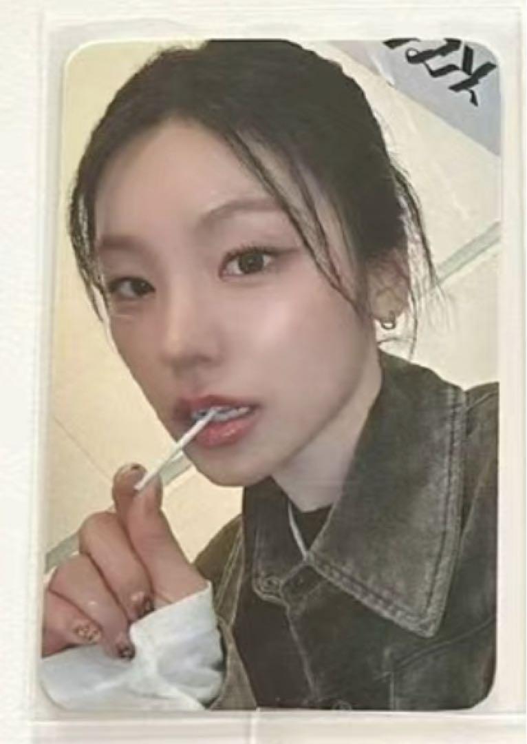 

[USED] itzy GOLD withmuu 1.0 autograph session limited trading card Yeji