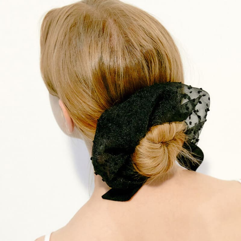 THE HOUR BALLERINA SCRUNCHIE