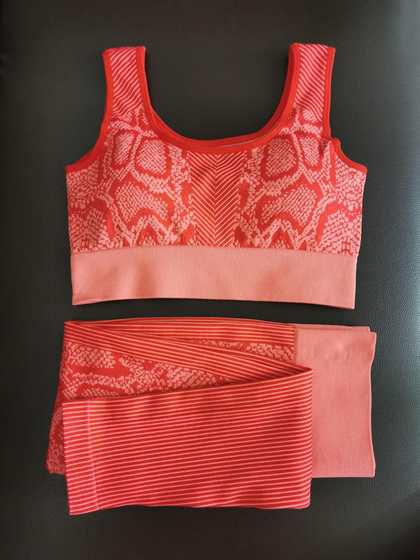 JYL Hip Lifting Yoga Set Moisture Wicking Shaping Tight Outfit S горько отливом