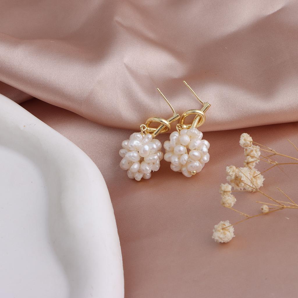 Retro Knotted Thin Earrings, Natural Freshwater Pearls, European and American Cold Wind Ins Wind Studs