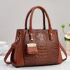 Vintage Style Womens Shoulder Bag With Stitching Details For Casual Outings
