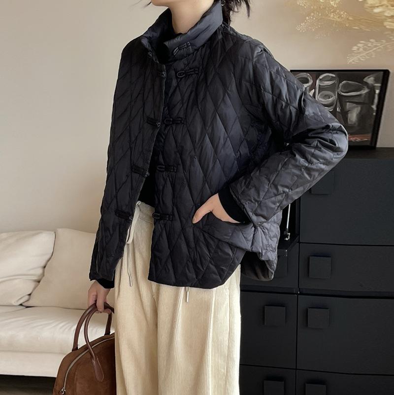 Button short down jacket women's 2024 winter new retro literary and warm lightweight rhombus design literary jacket