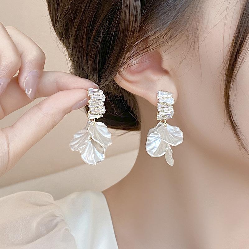 Exaggerated Shell Flower Zircon Stud Earrings - S925 Silver Needle, Trendy 2023, High-End Feel
