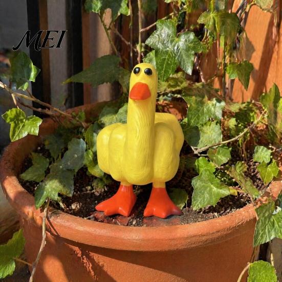 Outdoor Garden Decor Funny Middle Finger Duck Resin Figurine, Hand-Painted Cheeky Statue, Weatherproof Indoor Niche Landscaping Statue for Desk