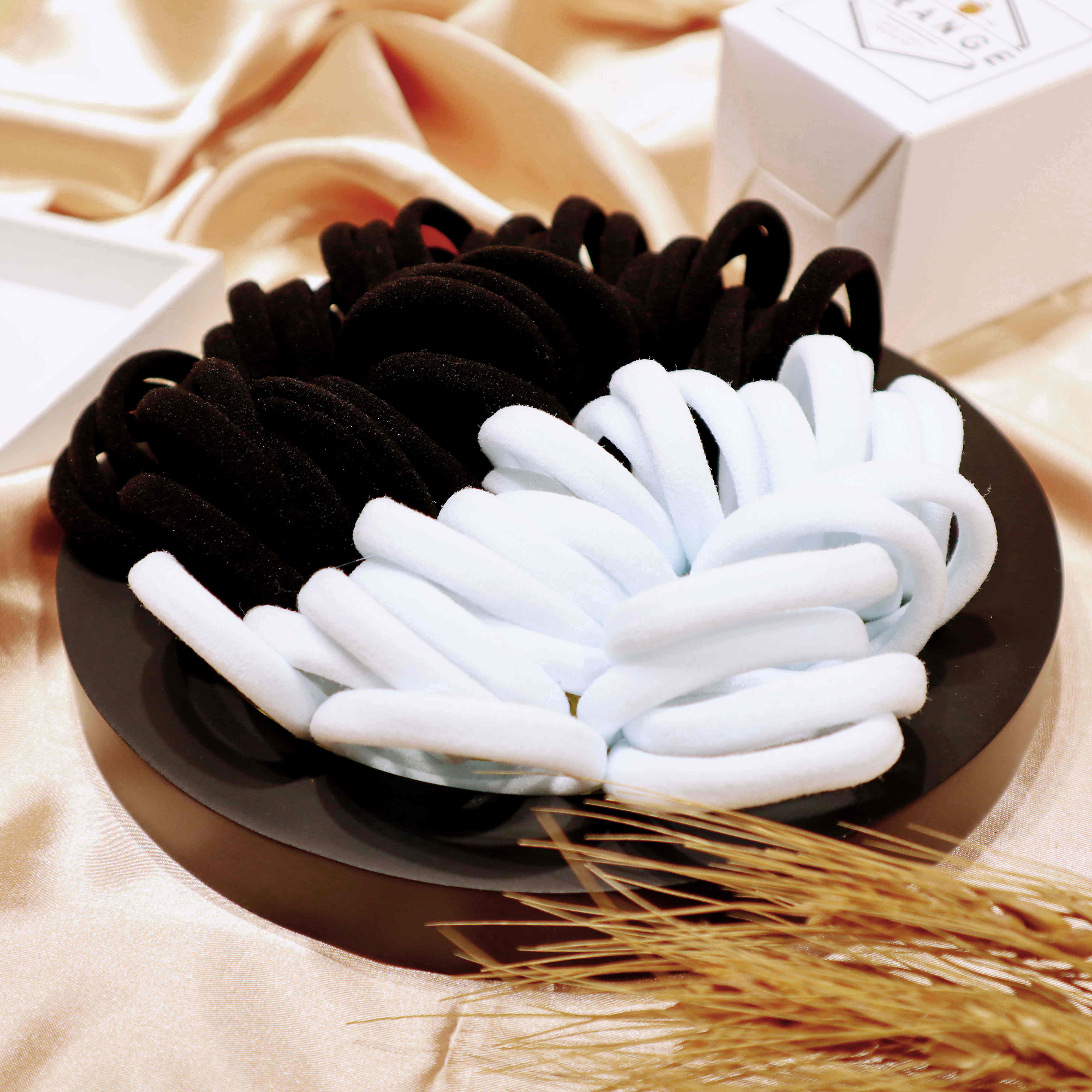 

yanrong 50 шт. однотонные бесшовные эластичные резинки для волос для женщин высокоэластичная резинка держатель для хвоста аксессуары для волос для девочек