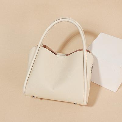 Tote Bag Large Capacity Leather Women's Bag Women's New Retro Commuter Shoulder Bag Women's Niche Design Handbag