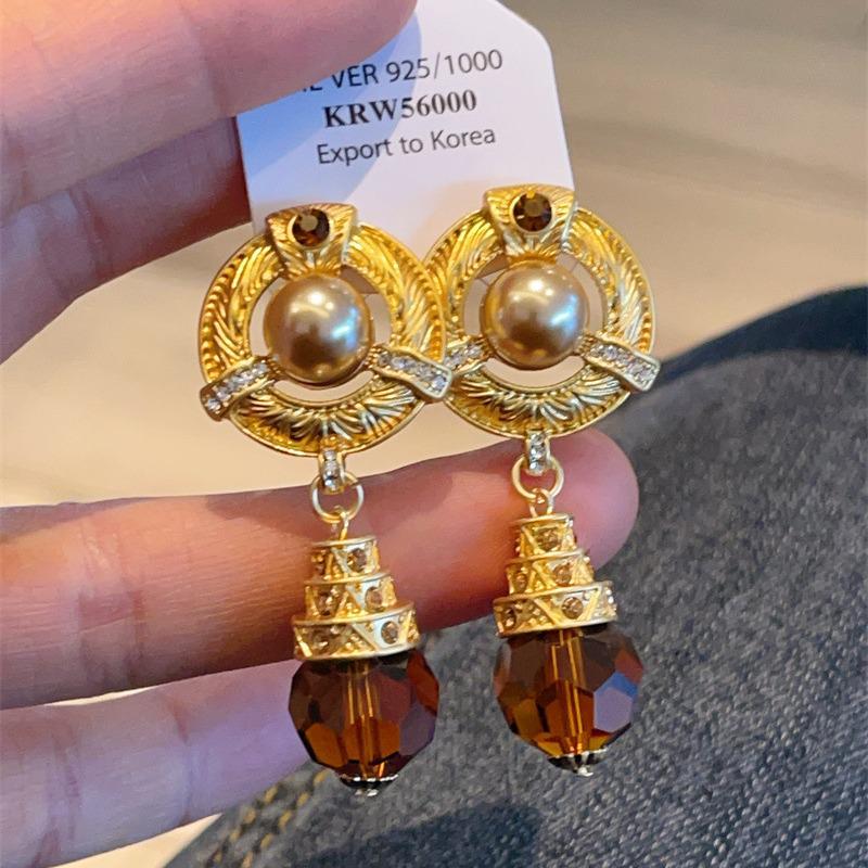 

Ретро серьги-кристаллы цвета чая с дизайном из жемчуга с матовым золотым покрытием 18 карат