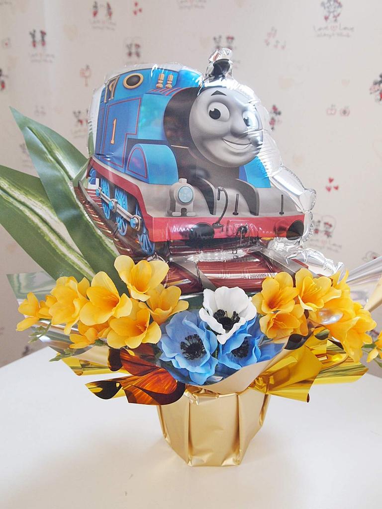 Balloon arrangement Day gift Thomas the Tank Engine character telegram congratulatory telegram balloon gift arrangement Spring Has Thomas the Tank For