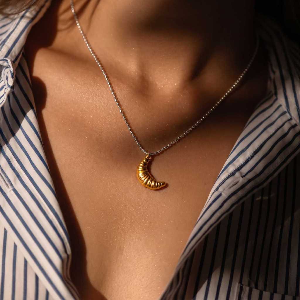 Geometric Style Pendant Necklace Featuring Butterfly Design And Gold Plating For Women