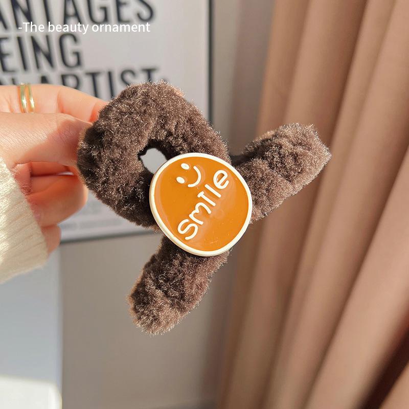 Sweet Plush Smiley Face Hair Clip: Elegant Medium Shark Claw for Women - 2023 Hairpin Accessory