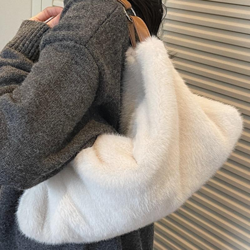 Casual plush bag women's autumn and winter new fashion simple niche fluffy shoulder bag women