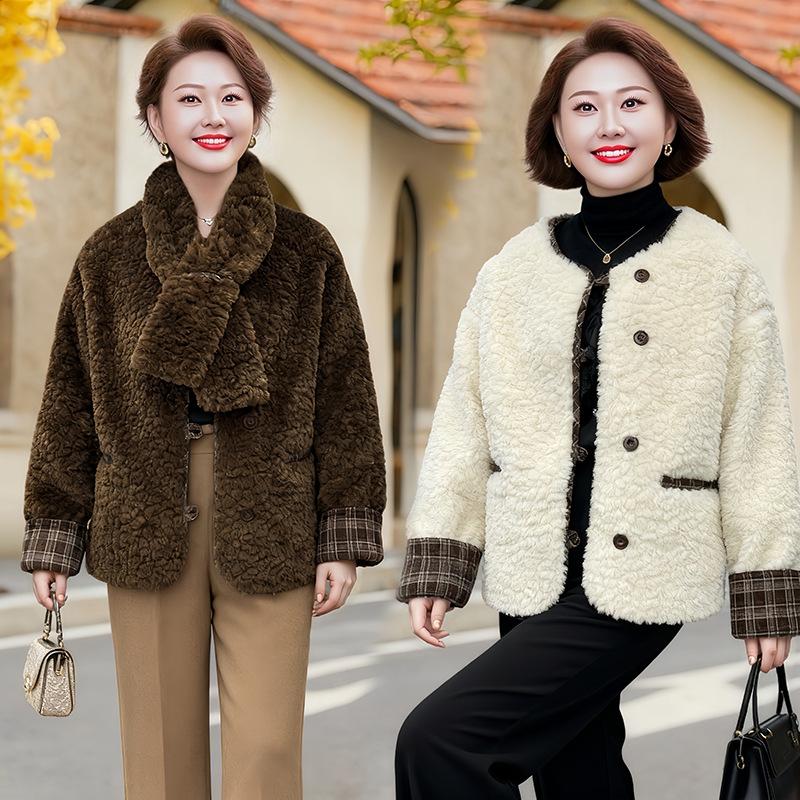 Fur integrated scarf short noble new women's winter coat