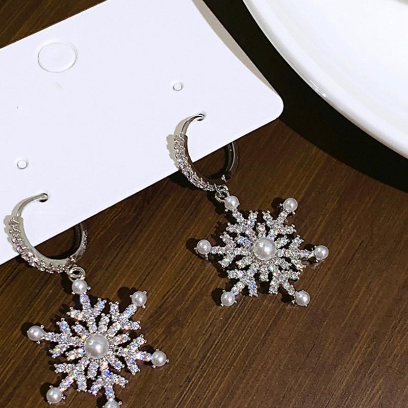 Schneeflocken-inspirierte Ohrringe für empfindliche Haut Elegante Ohr-Accessoires Schmuck-Accessoires Weihnachtsgeschenk