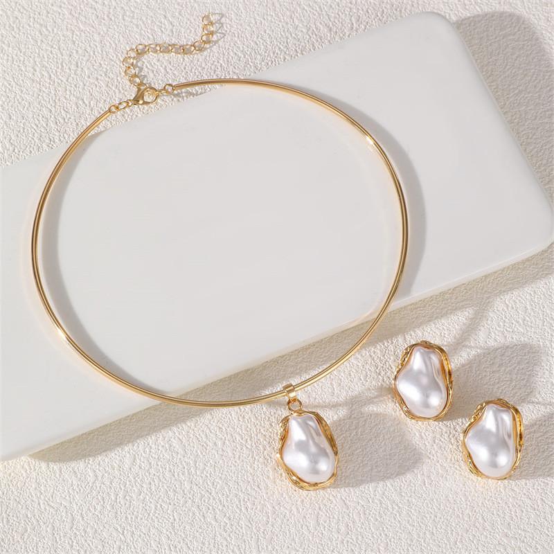 Punk Geometric Necklace And Ear Stud Set For Women With Electroplated Zinc Alloy Jewelry