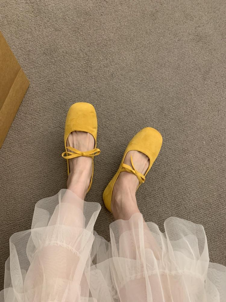 

Retro evening wind bow ballet shoes women s word with round head Mary Jane shoes French light mouth low heel small single shoes 35 жёлтый