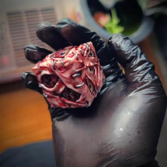 Eye of Fate Dice Resin Realistic Eyeballs Dice Collectable Spooky Pocket Dice Gift for RPGs Fans Dark Aesthetic Lovers