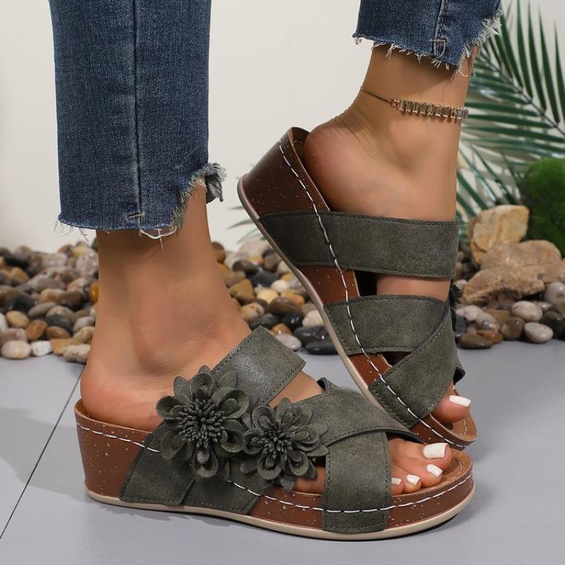 

Spring and summer new slope heel open toe outer wear slippers women s sandals large size women s shoes 43 зелёный