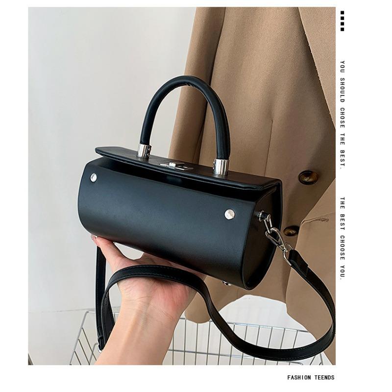 

Box bag women s new portable shoulder messenger women s bag fashionable high-end textured pillow bag чёрный