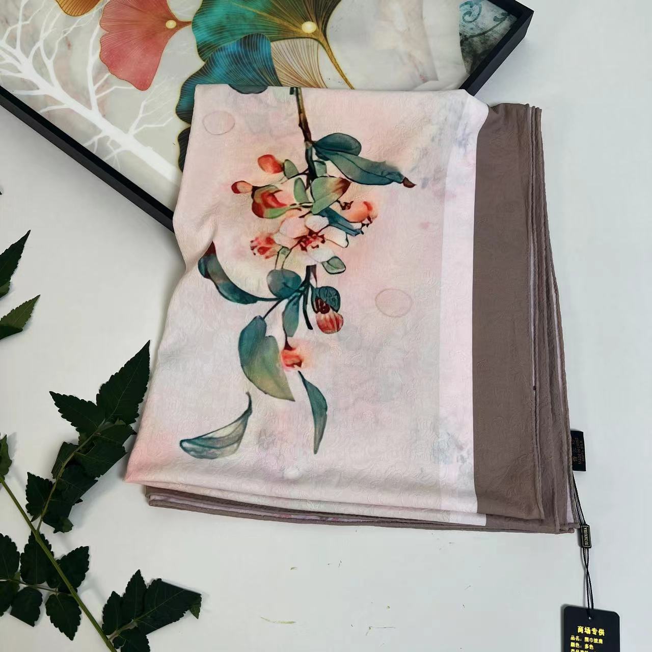 

Xiangyun Yarn Crown Music Wrinkle 160 * 70 National Style Antique Temperament Shawl Silk Scarf Handmade Double-Sided Long Scarf National Style Shawl