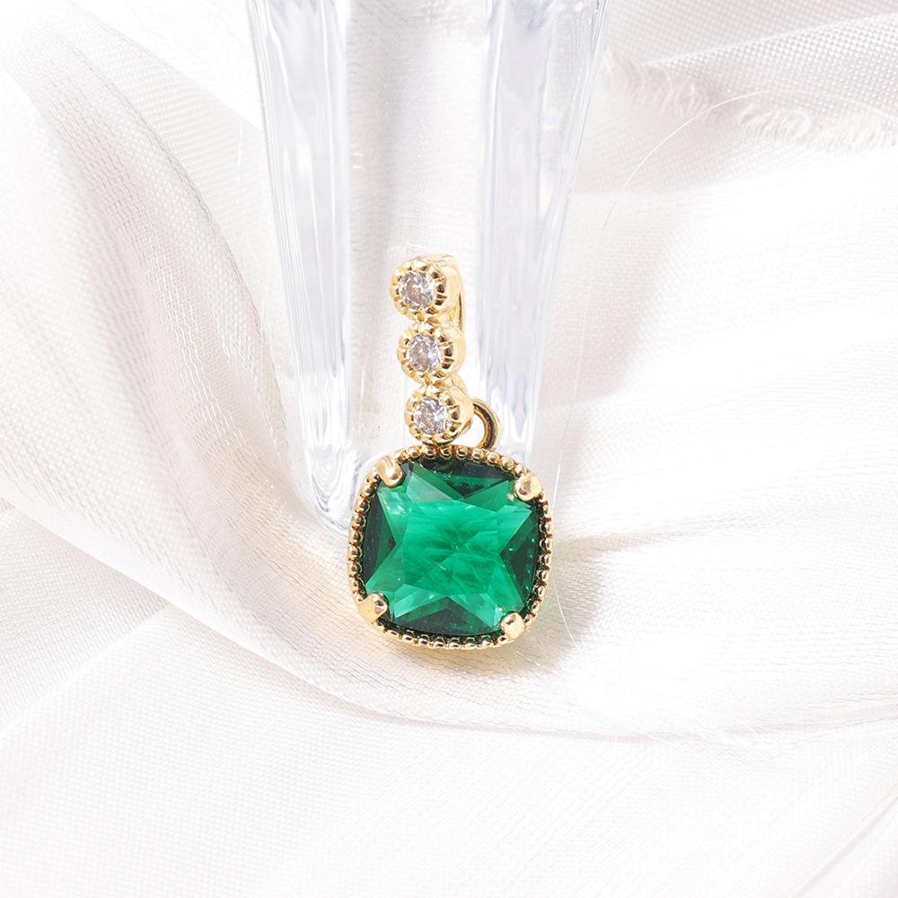 Copper-Plated Emerald Diamond Pendant Necklace for Women