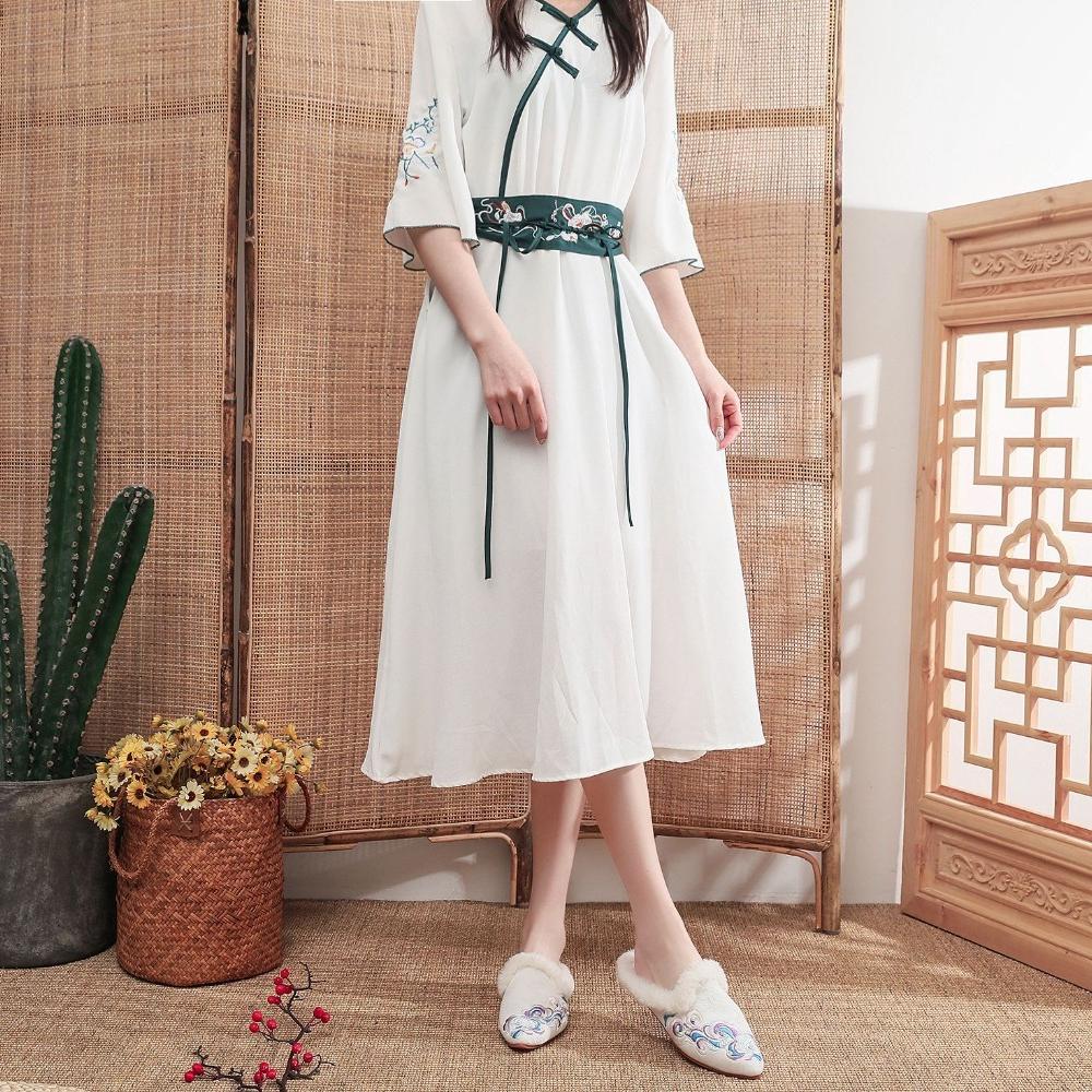 Pantoufles en tissu de coton pour femmes à la mode Broderie Opéra de Pékin Nuage Auspicieux Diapositives Confortables Dames Maison Extérieur Chaussures Pointues