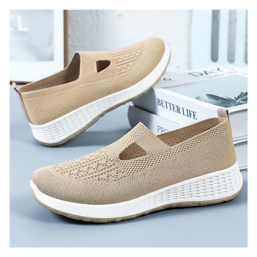 Women's Slip On Sneakers Lightweight Breathable Knit Casual Shoes Spring Walking Shoes Comfortable Lazy Shoes Easy Wear Fashion Footwear