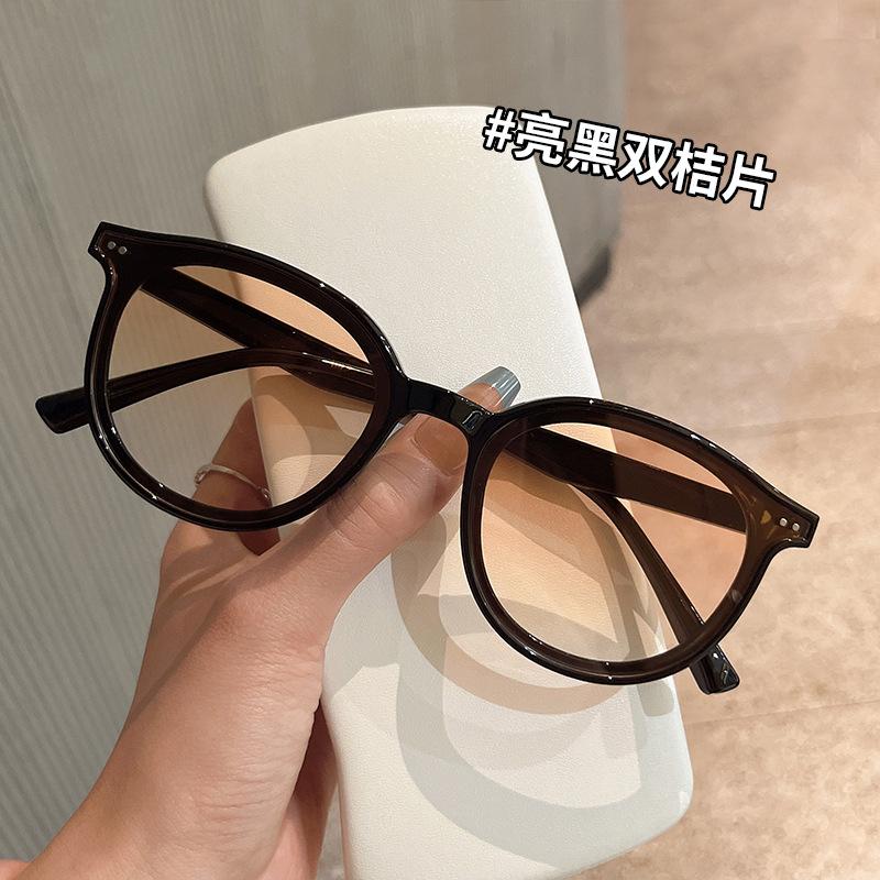 Fashion Style Sunglasses Women Rivets Decoration Anti-Glare Women'S Sun Glasses Beach Playing Man Sunglass
