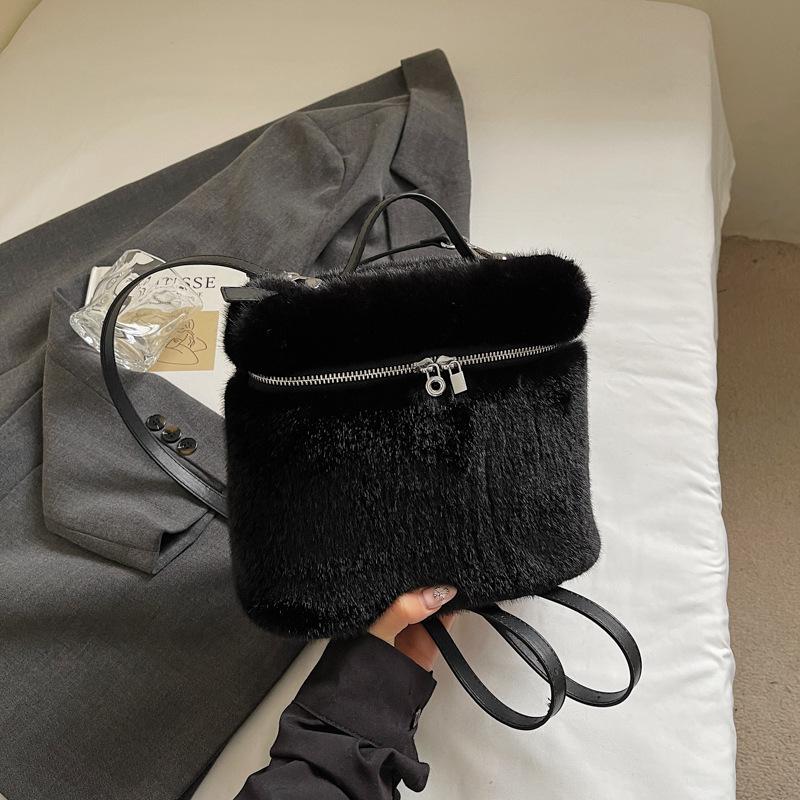 Casual Plush Simple Cute Girl Style Fashion Commuting Autumn New Women's Shoulder Bag